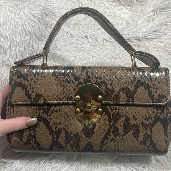Vintage snake skin print handbag with twist lock closure. EUC - Picture 6 of 13